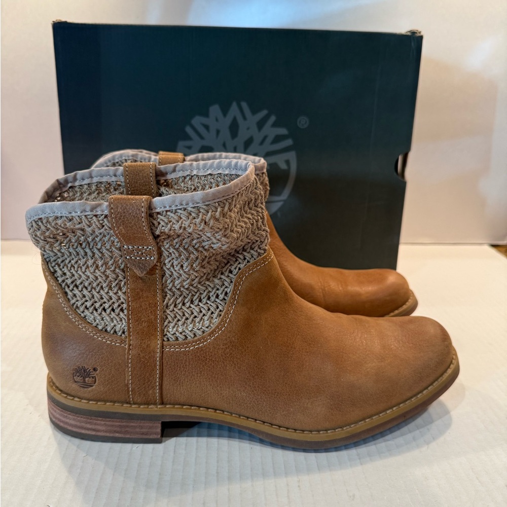 Like New Timberland Savin Hill Leather Ankle Boots